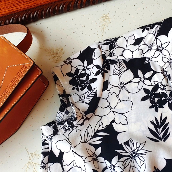 Worthington Petite Stretch Florals Blouse - Picture 9 of 11